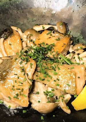 鮭としめじのガリバタみそマヨ炒め-レシピのメイン写真