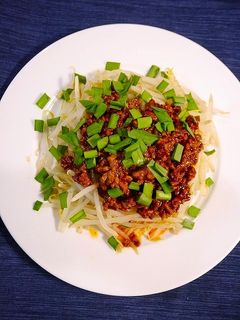 簡単!ピリ辛肉味噌もやし☆八丁味噌-レシピのメイン写真