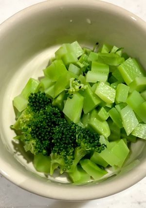 愛犬用・ブロッコリーの茎を湯がいたもの!-レシピのメイン写真