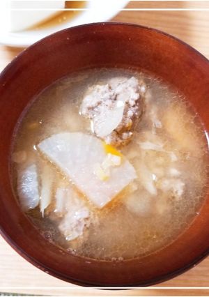 お手軽!コンビニ野菜で豚団子汁♪-レシピのメイン写真