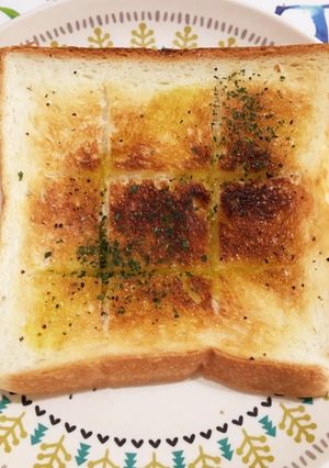 簡単で美味！オリーブオイル トースト-レシピのメイン写真