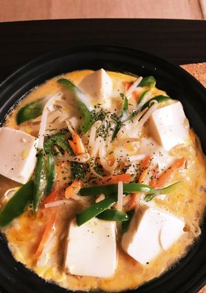 タジン鍋で作る！ズボラ洋風玉子とじ-レシピのメイン写真