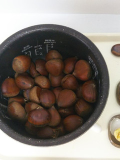 皮むき楽な簡単すぎる栗は炊飯器で-レシピのメイン写真