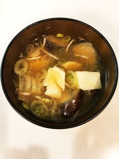 茄子と豆腐とネギのお味噌汁-レシピのメイン写真