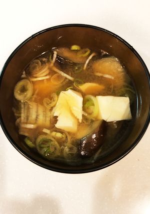 茄子と豆腐とネギのお味噌汁-レシピのメイン写真