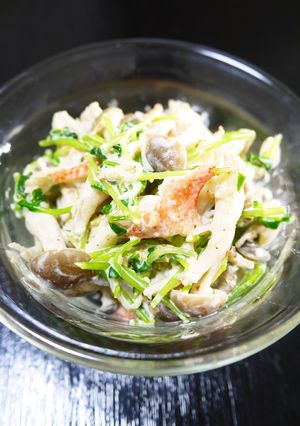 レンジ☆豆苗しめじカニカマ胡麻マヨサラダ-レシピのメイン写真