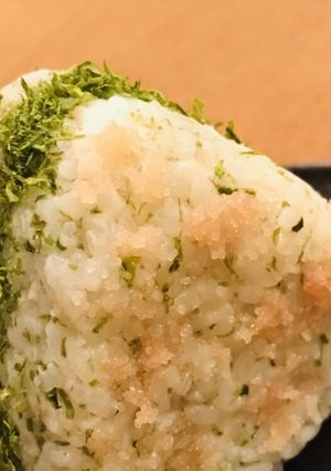青海苔とたらことパルメザンチーズのお結び-レシピのメイン写真