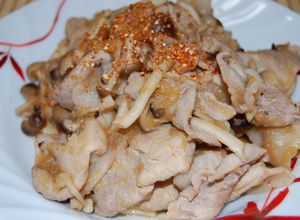 豚肉としめじの玉ねぎおろしソース和え-レシピのメイン写真