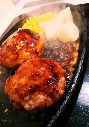 肉汁大洪水!!絶品簡単ハンバーグ-レシピのメイン写真
