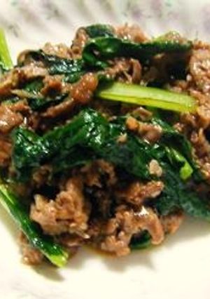 ご飯が進む♪牛肉と小松菜の炒め物-レシピのメイン写真