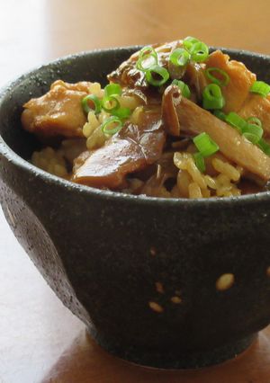 〖 鶏もも肉と舞茸とエリンギの混ぜご飯〗-レシピのメイン写真