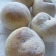 香ばしいライ麦のまるパン