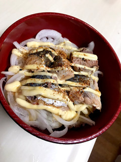 ズボラ美味飯♪鯖缶のマヨ醤油かけ丼-レシピのメイン写真