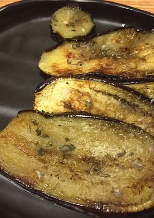子も恍惚!超簡単シンプル茄子のハーブ焼き-レシピのメイン写真