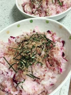 しば漬けでほんのりピンクの和風チャーハン-レシピのメイン写真