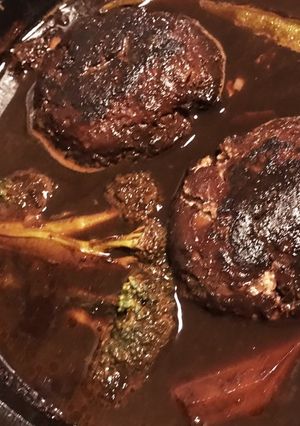 ワイン煮込みハンバーグ-レシピのメイン写真