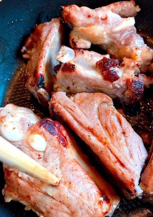 スペアリブをフライパンで焼いただけ✨-レシピのメイン写真