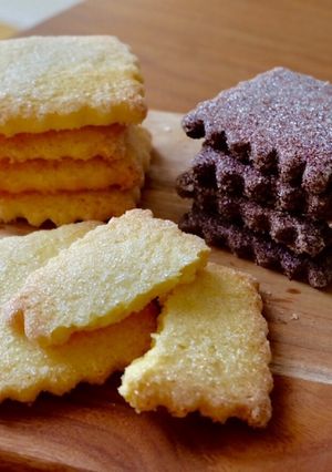 ほろ苦ココア＆さくほろプレーンクッキー-レシピのメイン写真