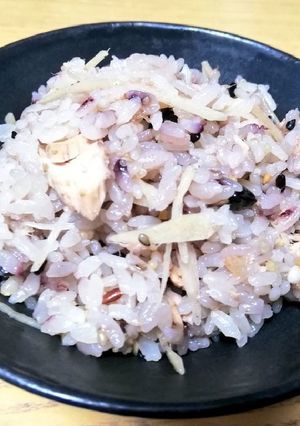 十六穀米でシーチキン生姜炊き込みご飯-レシピのメイン写真