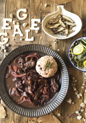牛肉とプルーンの赤ワイン煮込み-レシピのメイン写真