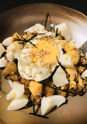 毎日の納豆●ゆで玉子をくずして-レシピのメイン写真