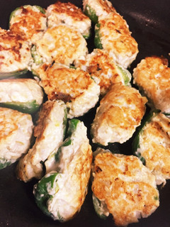 シャキシャキ蓮根入りピーマンの肉詰め-レシピのメイン写真