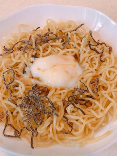 レンジで簡単、温玉塩こんぶの、和風パスタ-レシピのメイン写真