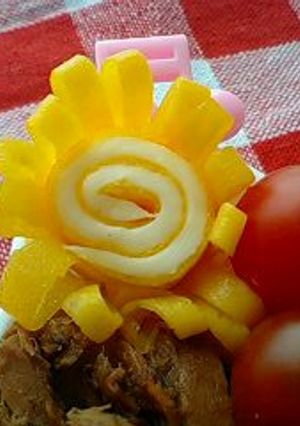 ＊＊薄焼き卵のくるくるお花　キャラ弁＊＊-レシピのメイン写真