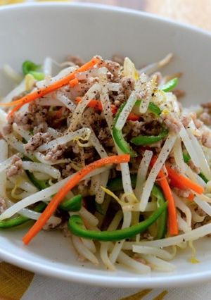 ひき肉ともやしの液体塩こうじ炒め♪-レシピのメイン写真