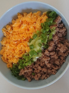 簡単!三色そぼろ丼-レシピのメイン写真