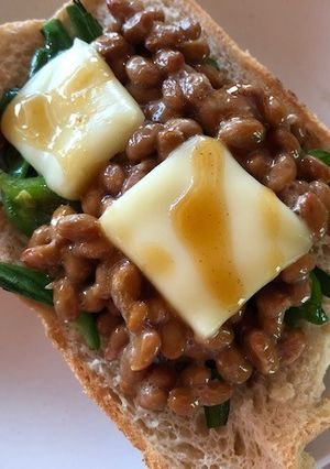 納豆とニラのチーズトースト-レシピのメイン写真