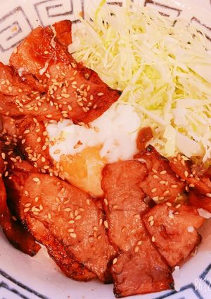 ローソン街かど厨房の炭火で炙った焼き豚丼-レシピのメイン写真