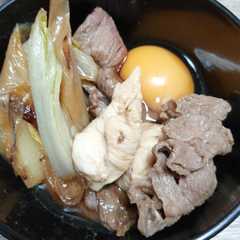 รูปของ 鶏むね肉で、かさ増しすき焼き
