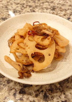作り置き！ピリ辛れんこん舞茸きんぴら-レシピのメイン写真