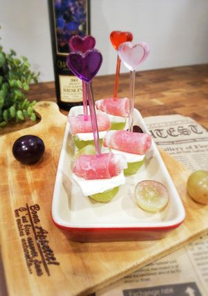 葡萄と生ハムとクリームチーズのピンチョス-レシピのメイン写真