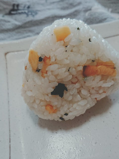 ひと手間で旨!沢庵とわかめのおにぎり-レシピのメイン写真
