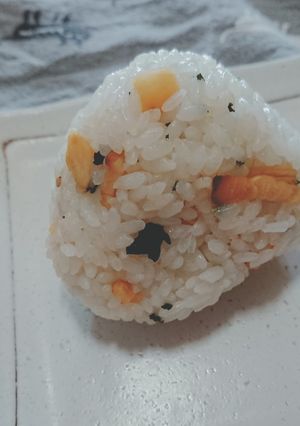 ひと手間で旨！沢庵とわかめのおにぎり-レシピのメイン写真