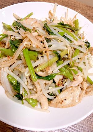 つるむらさきと鶏皮のもやし炒め-レシピのメイン写真