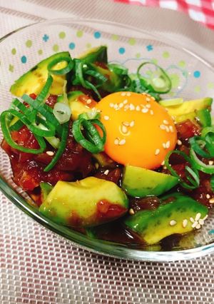 【即席おつまみ】マグロとアボカドのユッケ-レシピのメイン写真