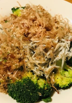 ブロッコリーとシラス＆カツオ節のサラダ-レシピのメイン写真