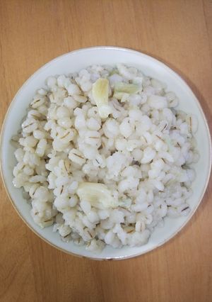 100%押し麦のにんにく麦飯-レシピのメイン写真