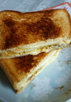 おじゃこ入り卵焼き&チーズのホットサンド-レシピのメイン写真