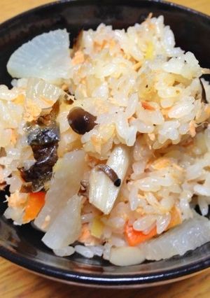 秋鮭で美肌に！？簡単「秋鮭ご飯」-レシピのメイン写真