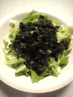 レタスとわかめたっぷりのサラダ♪-レシピのメイン写真