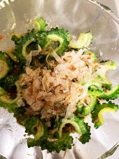 すぐできる生ゴーヤの梅ごま和え-レシピのメイン写真