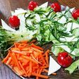 野菜たっぷりチーズサラダ