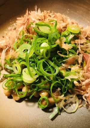 毎日の納豆●ネギとカツオ節たっぷりで-レシピのメイン写真