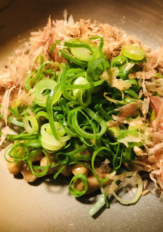 毎日の納豆●ネギとカツオ節たっぷりで-レシピのメイン写真