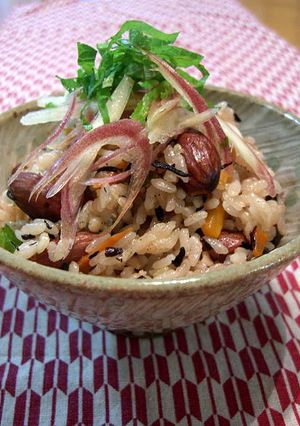 アーモンドと十六雑穀の炊き込みご飯-レシピのメイン写真