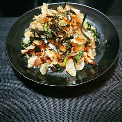 รูปของ ツナと椎茸とほうれん草の和風パスタ